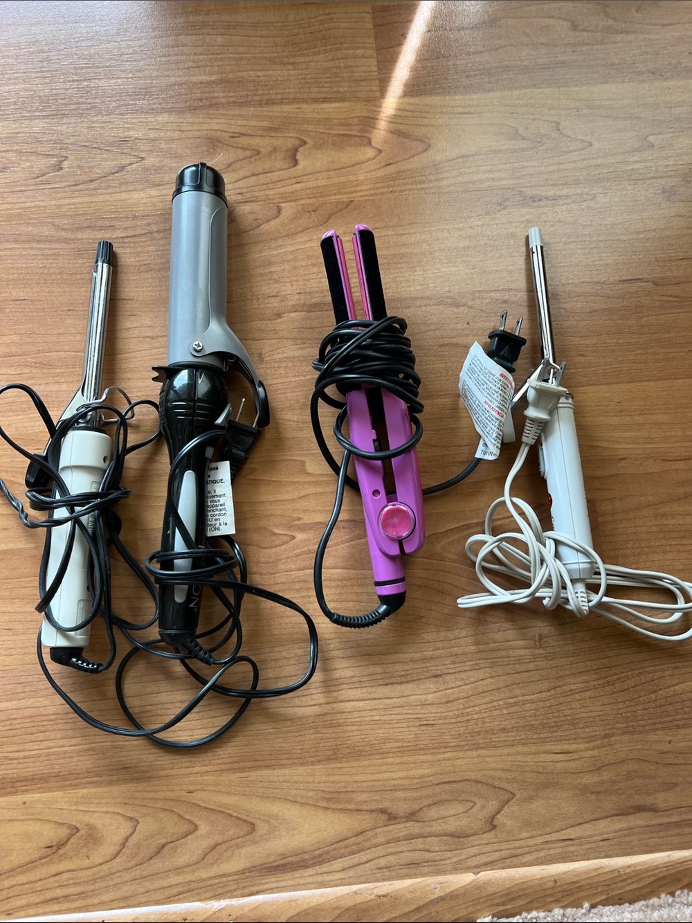 Sunbeam White and Black Curling Iron with Clasp